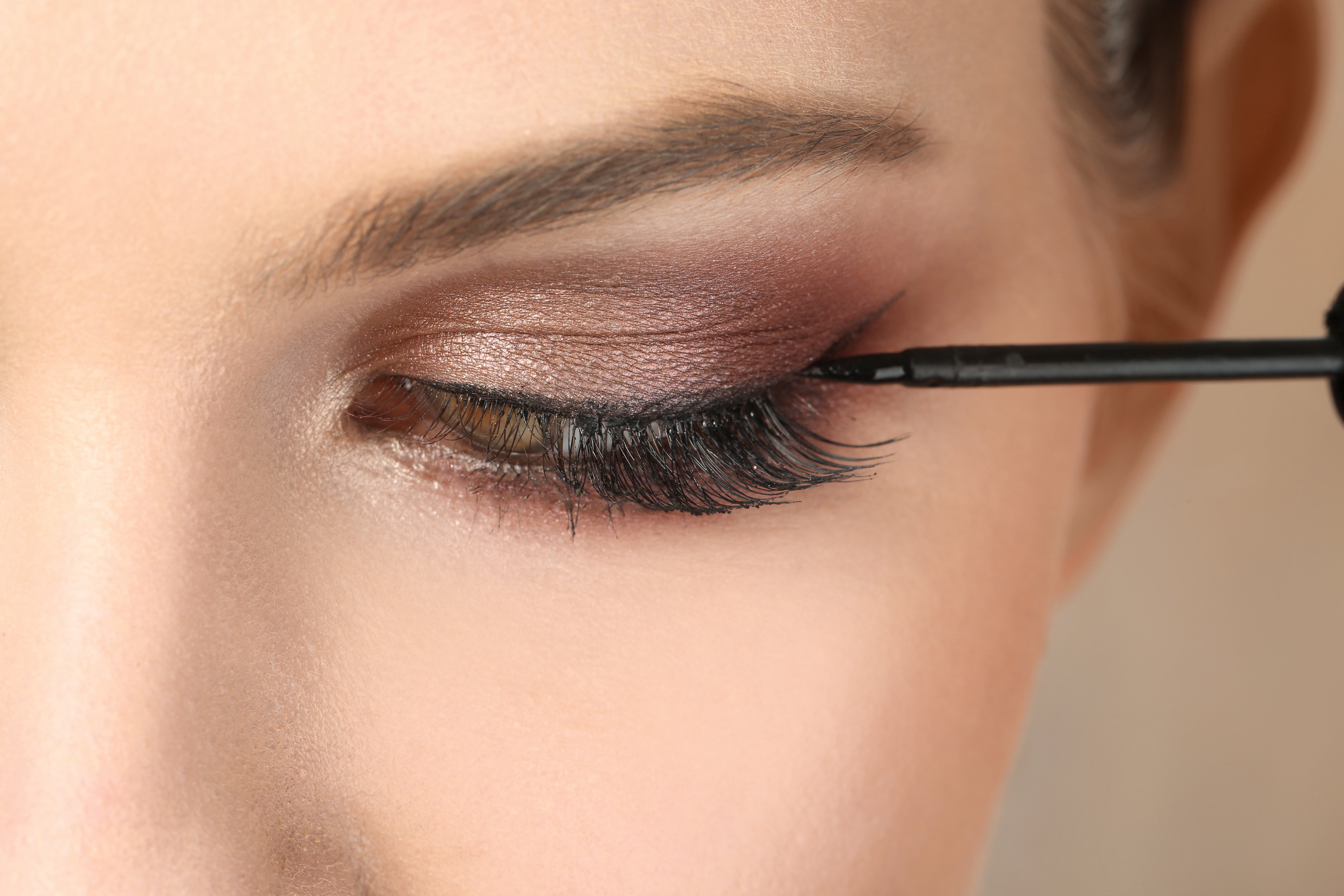 Techniques for Perfect Symmetrical Eyeliner Wings